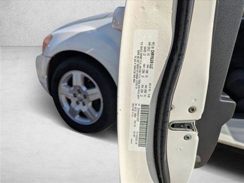 Used 2009 Dodge Caliber SXT image 19