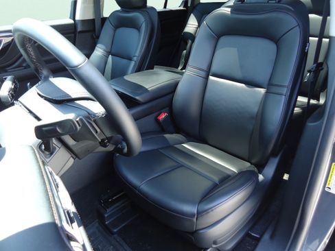 Certified 2023 Lincoln Aviator AWD w/ Premium Package image 23