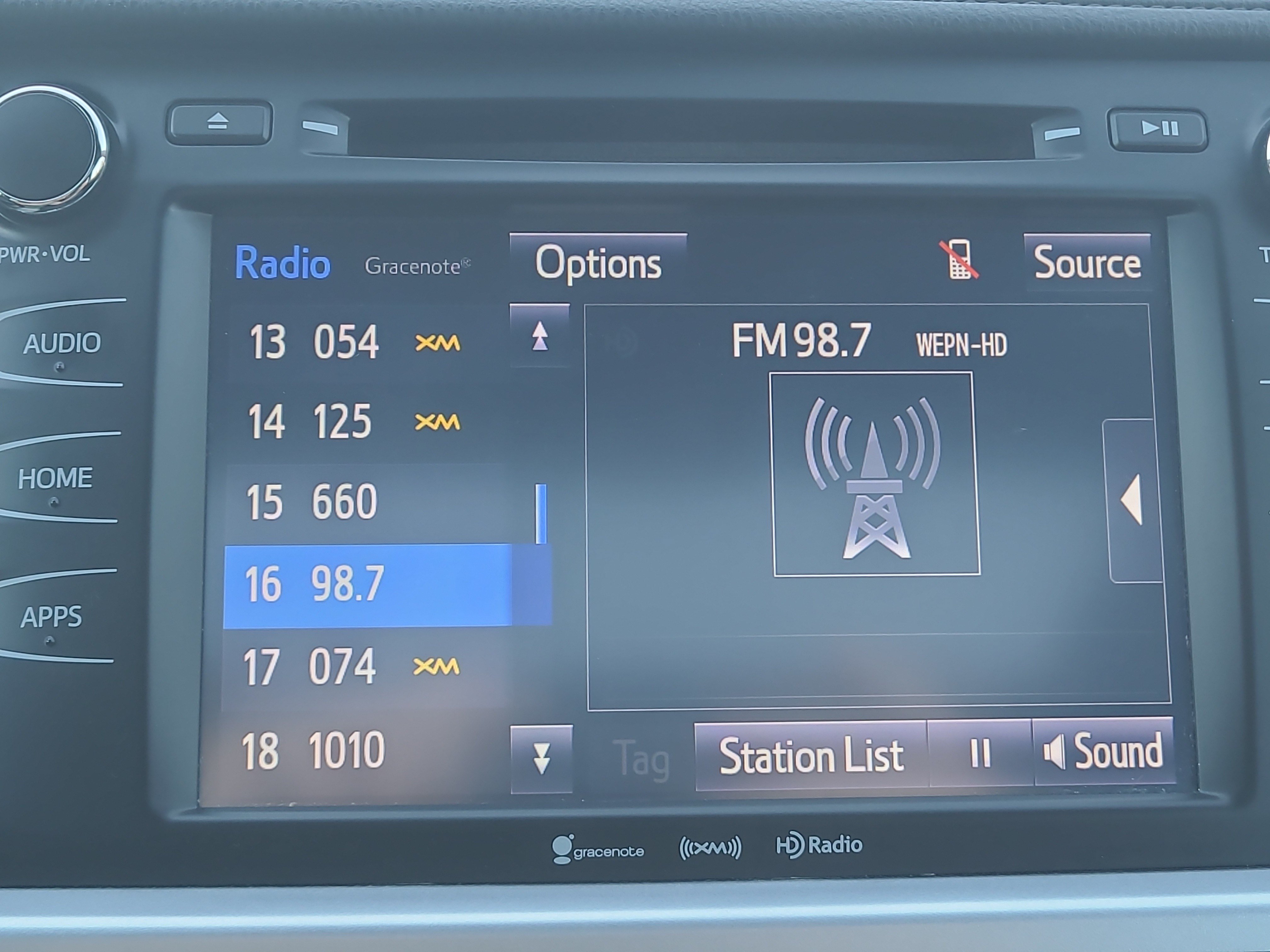 Used 2019 Toyota Highlander XLE AWD/4WD image 28