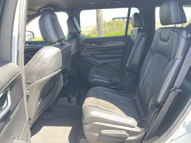 Used 2023 Jeep Grand Cherokee L Laredo AWD/4WD image 24