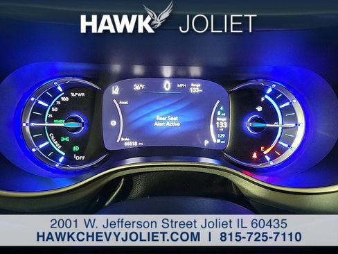 Used 2024 Chrysler Pacifica Select image 15