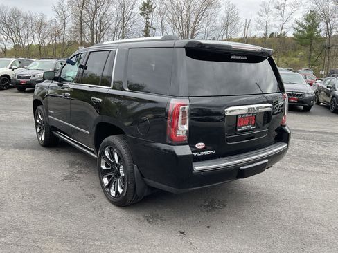 Used 2019 GMC Yukon Denali w/ Denali Ultimate Black Edition AWD/4WD image 3
