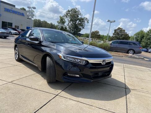 Used 2018 Honda Accord EX-L image 2