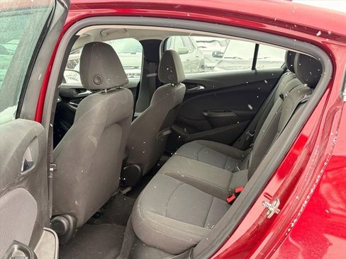 Used 2018 Chevrolet Cruze LT image 10