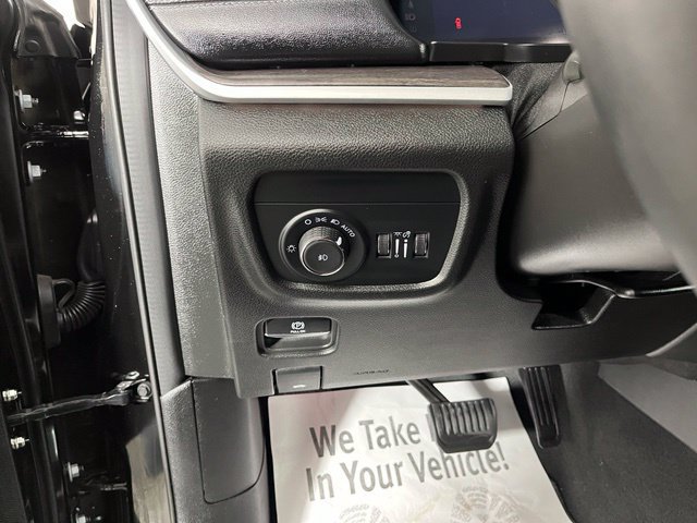 Used 2025 Jeep Grand Cherokee Limited AWD/4WD image 18