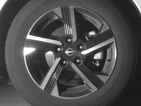 Used 2025 Nissan Sentra SV FWD image 13