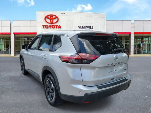 Used 2025 Nissan Rogue SV AWD/4WD image 4