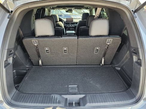 Used 2025 Honda Pilot Black Edition image 23