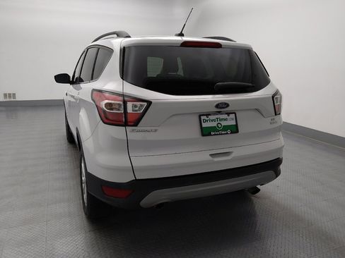 Used 2018 Ford Escape SE w/ Ford Safe & Smart Package FWD image 6