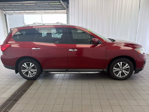 Used 2018 Nissan Pathfinder SL w/ Cargo Package AWD/4WD image 4