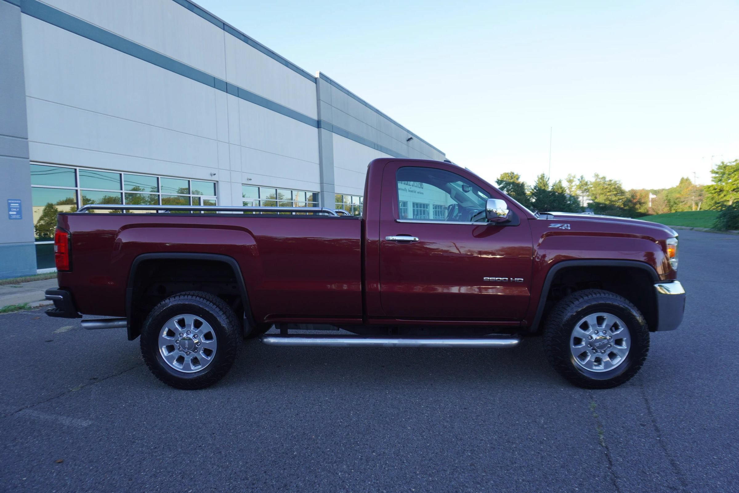 Used 2015 GMC Sierra 2500 SLE w/ SLE Preferred Package AWD/4WD image 8