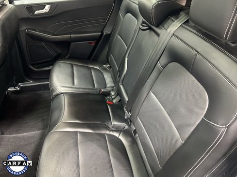 Used 2022 Ford Escape Titanium image 27