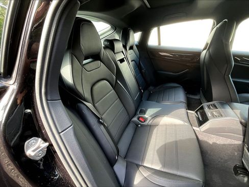 Used 2025 Porsche Panamera 4 image 21