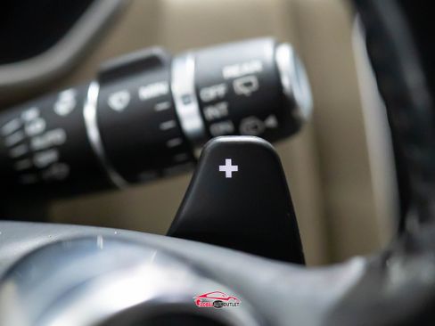 Used 2017 Land Rover Range Rover HSE image 27