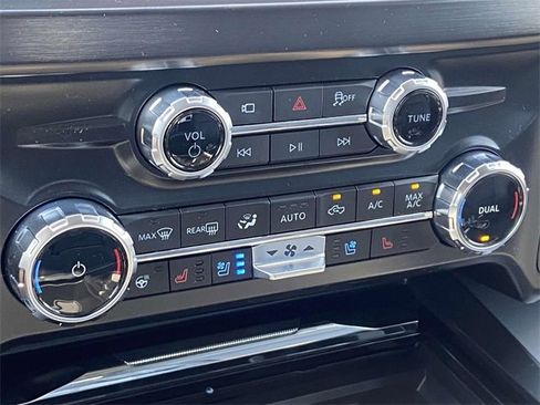 New 2026 Ford F250 Lariat w/ Black Appearance Package image 19