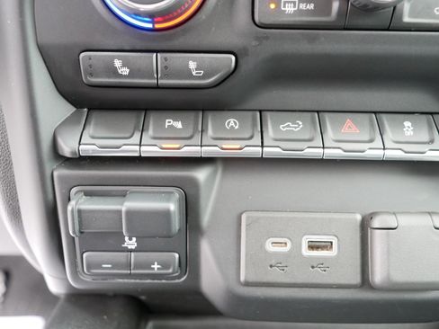 Used 2020 Chevrolet Silverado 1500 LT Trail Boss image 30