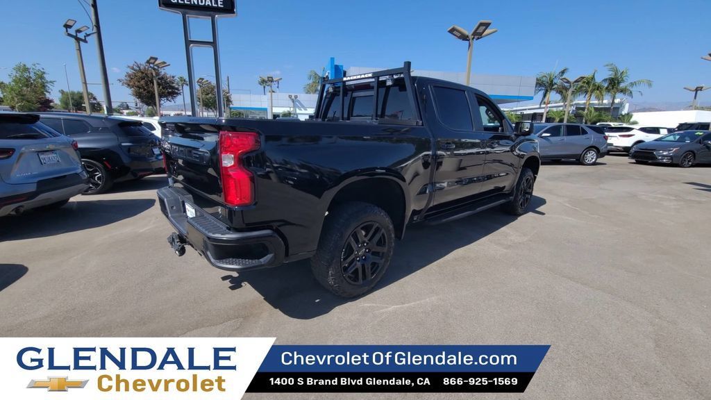 Used 2024 Chevrolet Silverado 1500 LT Trail Boss w/ LT Trail Boss Premium Package AWD/4WD image 8