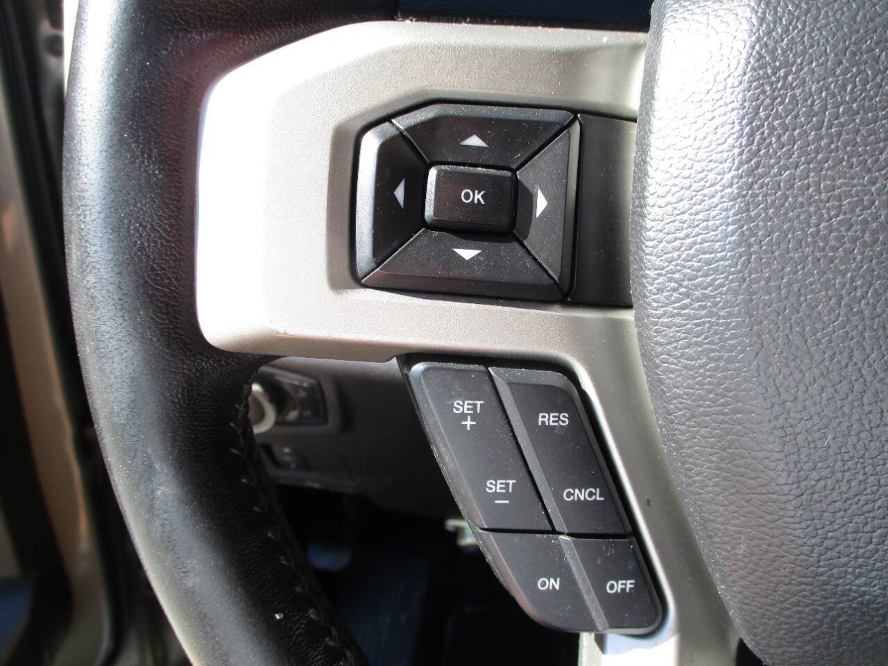 Used 2019 Ford F350 Lariat w/ Camper Package AWD/4WD image 23