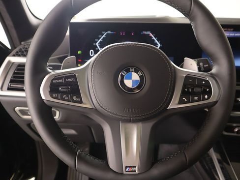 New 2026 BMW X7 xDrive40i w/ M Sport Package AWD/4WD image 3