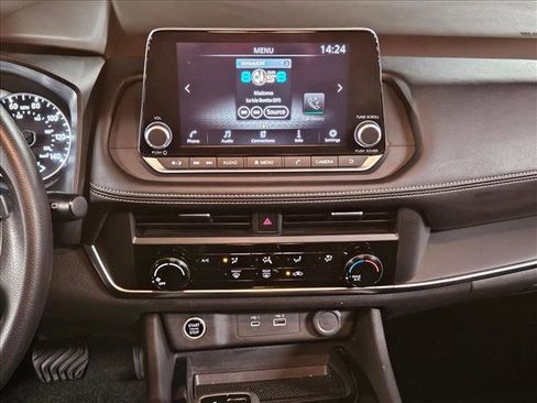 Used 2023 Nissan Rogue S FWD image 14