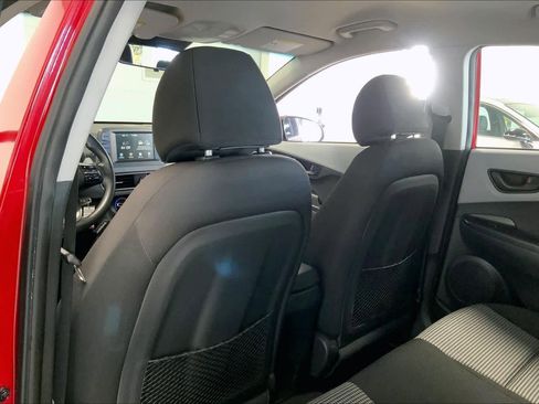 Used 2019 Hyundai Kona SE image 11