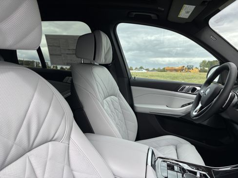 Used 2026 BMW X5 xDrive40i image 21