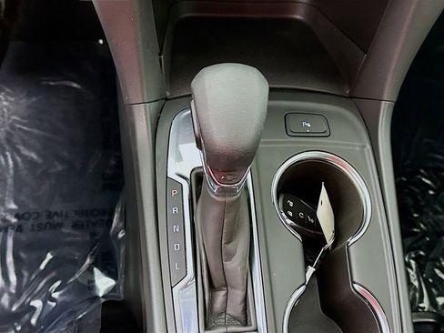 Used 2024 Chevrolet Equinox LT image 22