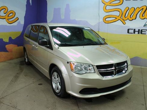 Used 2015 Dodge Grand Caravan SE w/ Quick Order Package 29E SE image 2