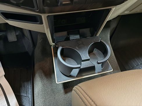 Used 2016 Ford F450 Lariat w/ Chrome Package image 15