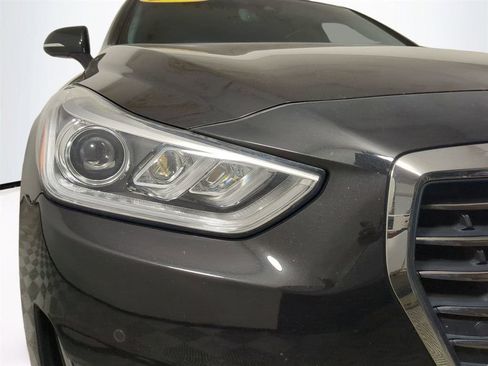 Used 2018 Genesis G90 3.3T Premium image 10