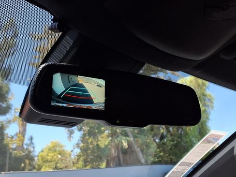 Used 2018 Toyota C-HR XLE FWD image 10