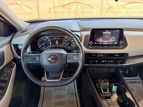 Used 2025 Nissan Rogue SV AWD/4WD image 81