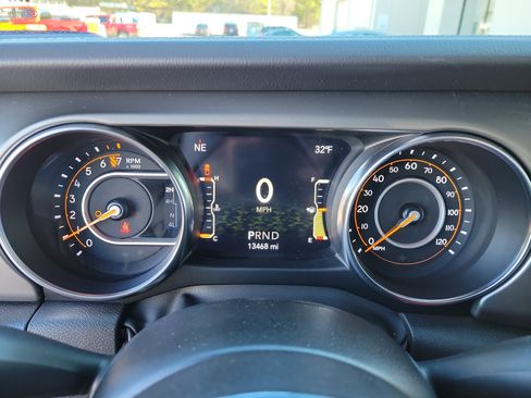 Used 2023 Jeep Gladiator Rubicon w/ LED Lighting Group image 23