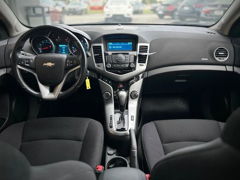 Used 2014 Chevrolet Cruze LT image 10