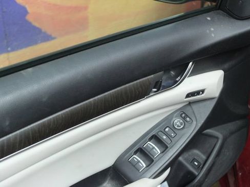 Used 2018 Honda Accord Touring image 13