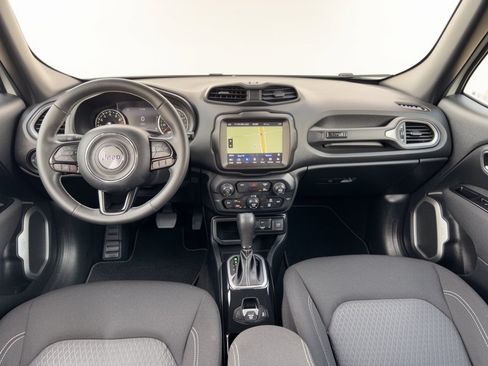 Used 2021 Jeep Renegade Latitude FWD image 17
