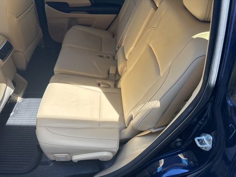 Used 2016 Toyota Highlander XLE AWD/4WD image 20