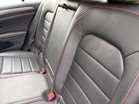 Used 2019 Volkswagen GTI SE image 7