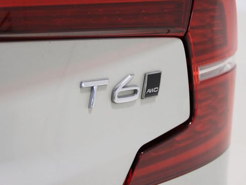 Used 2020 Volvo S60 T6 Momentum AWD/4WD image 12