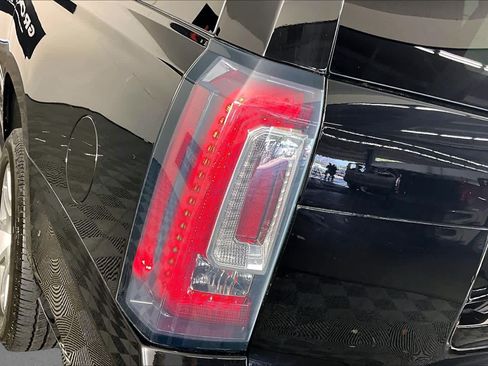 Used 2020 GMC Yukon XL Denali RWD image 26