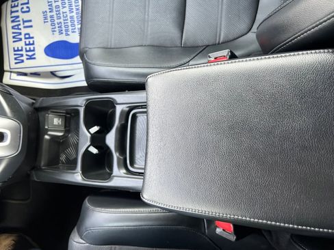 Used 2019 Honda CR-V Touring image 30