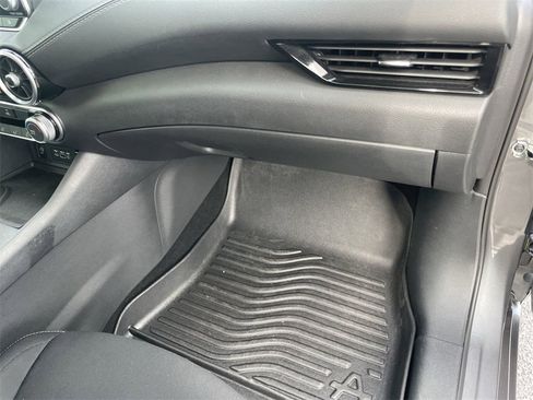 Used 2024 Nissan Sentra SV image 32