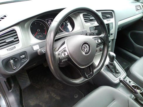 Used 2015 Volkswagen Golf TDI S image 6