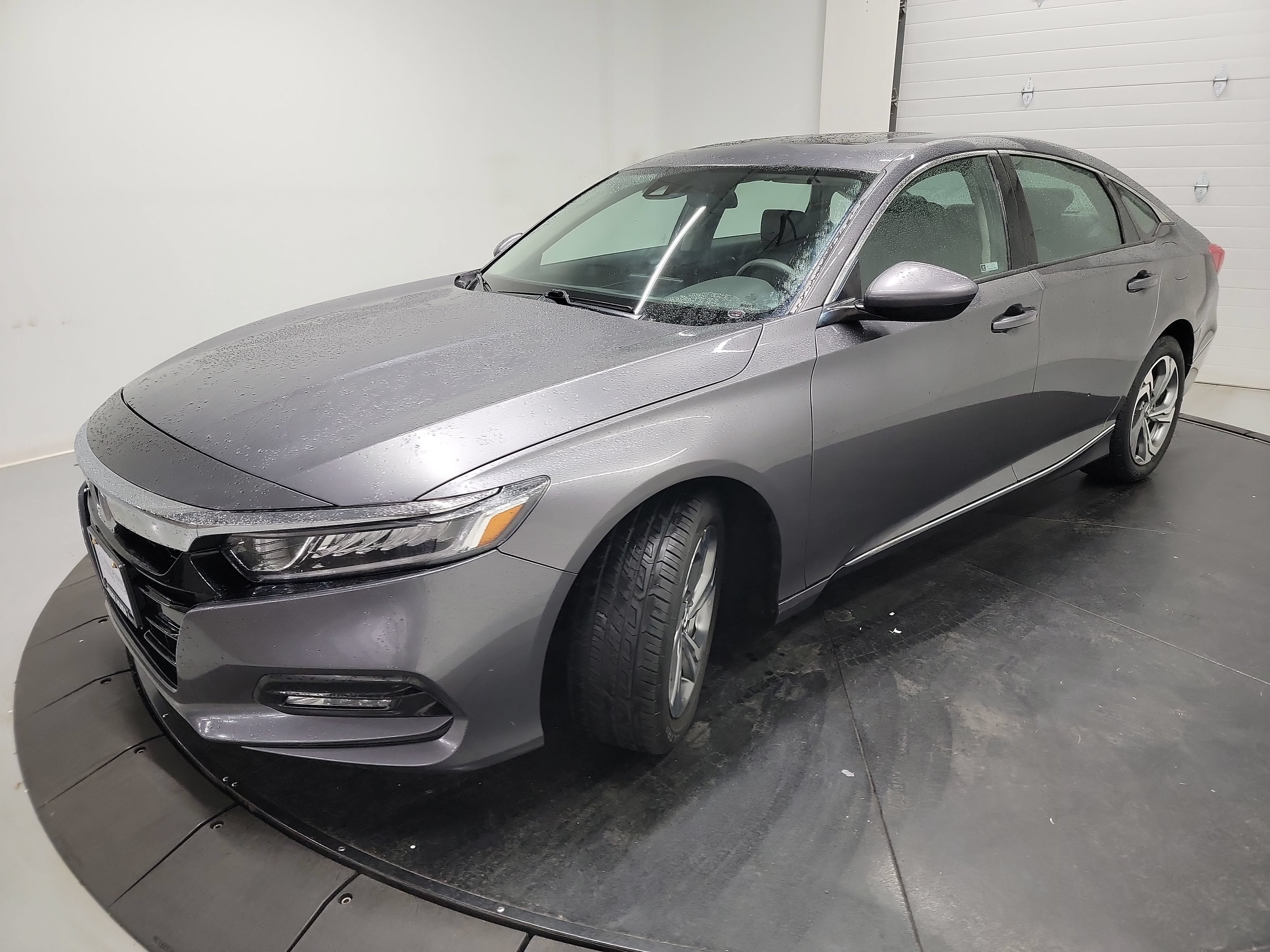 Used 2018 Honda Accord EX image 3