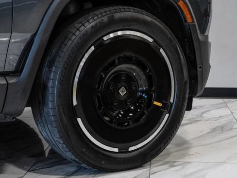 Used 2025 Rivian R1S Adventure AWD/4WD image 60