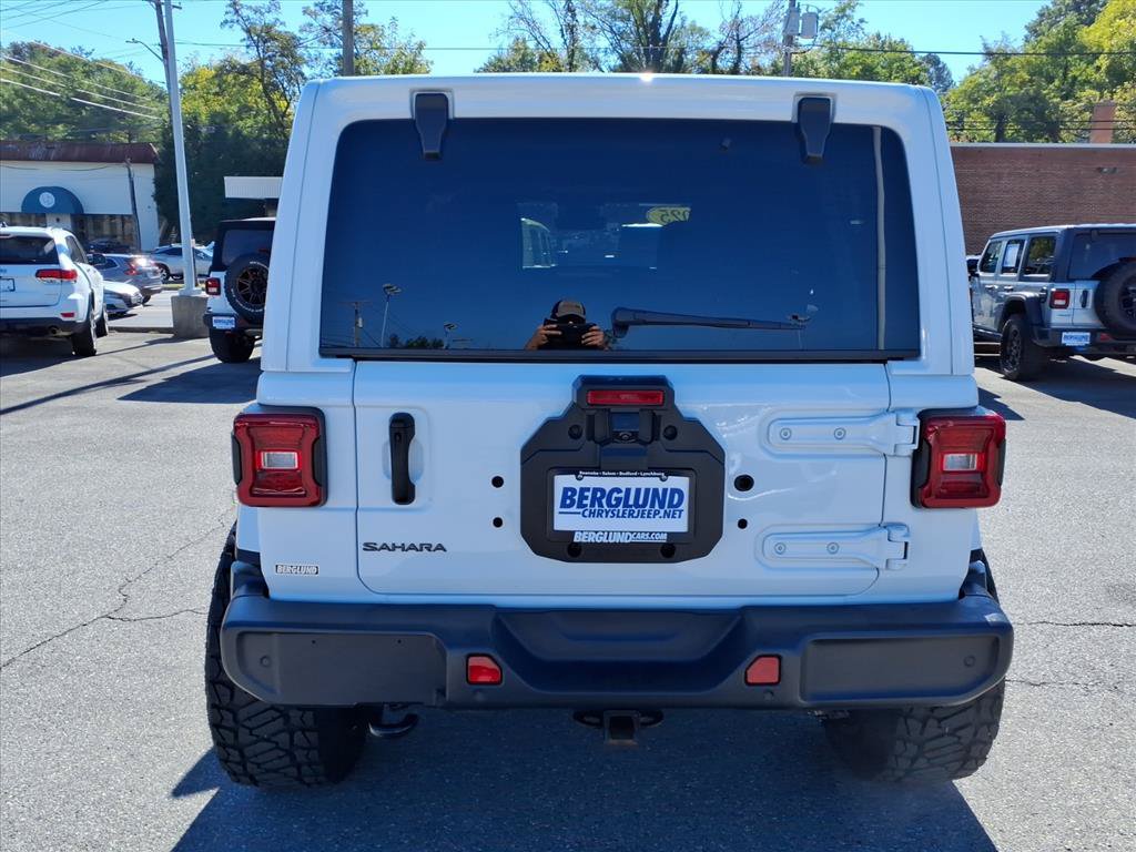 Used 2025 Jeep Wrangler Unlimited Sahara AWD/4WD image 5