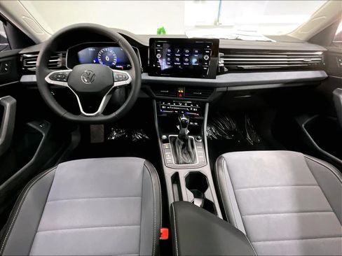 New 2026 Volkswagen Jetta SE FWD image 5
