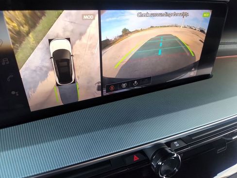 Certified 2025 Nissan Murano SL image 22