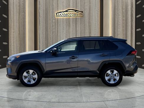 Used 2021 Toyota RAV4 LE image 4