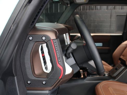 Used 2024 Ford Bronco Heritage Edition AWD/4WD image 40